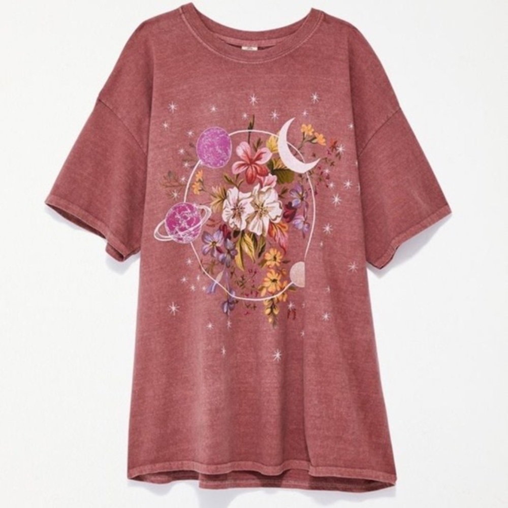 NIB Urban Outfitters Cosmic Floral Tee size small/medium oversized fit